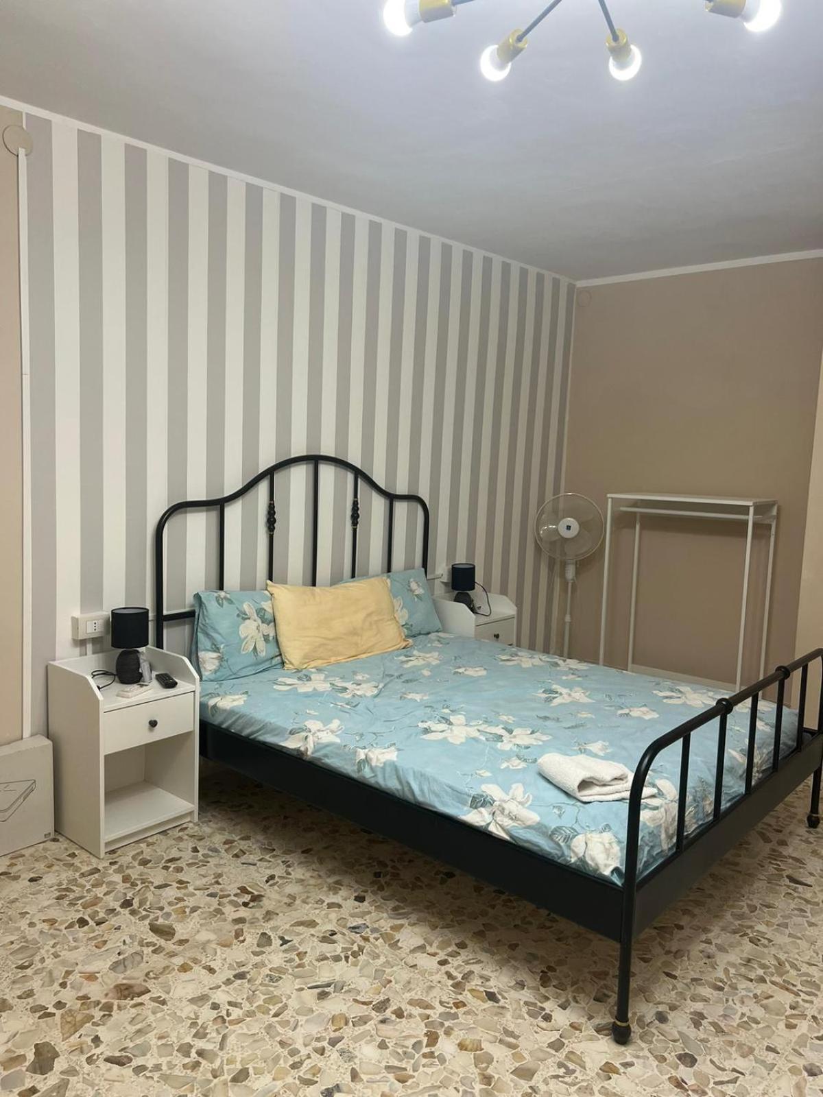 B&B Palazzo Veliero Al Castello Torre Maggiore Buitenkant foto